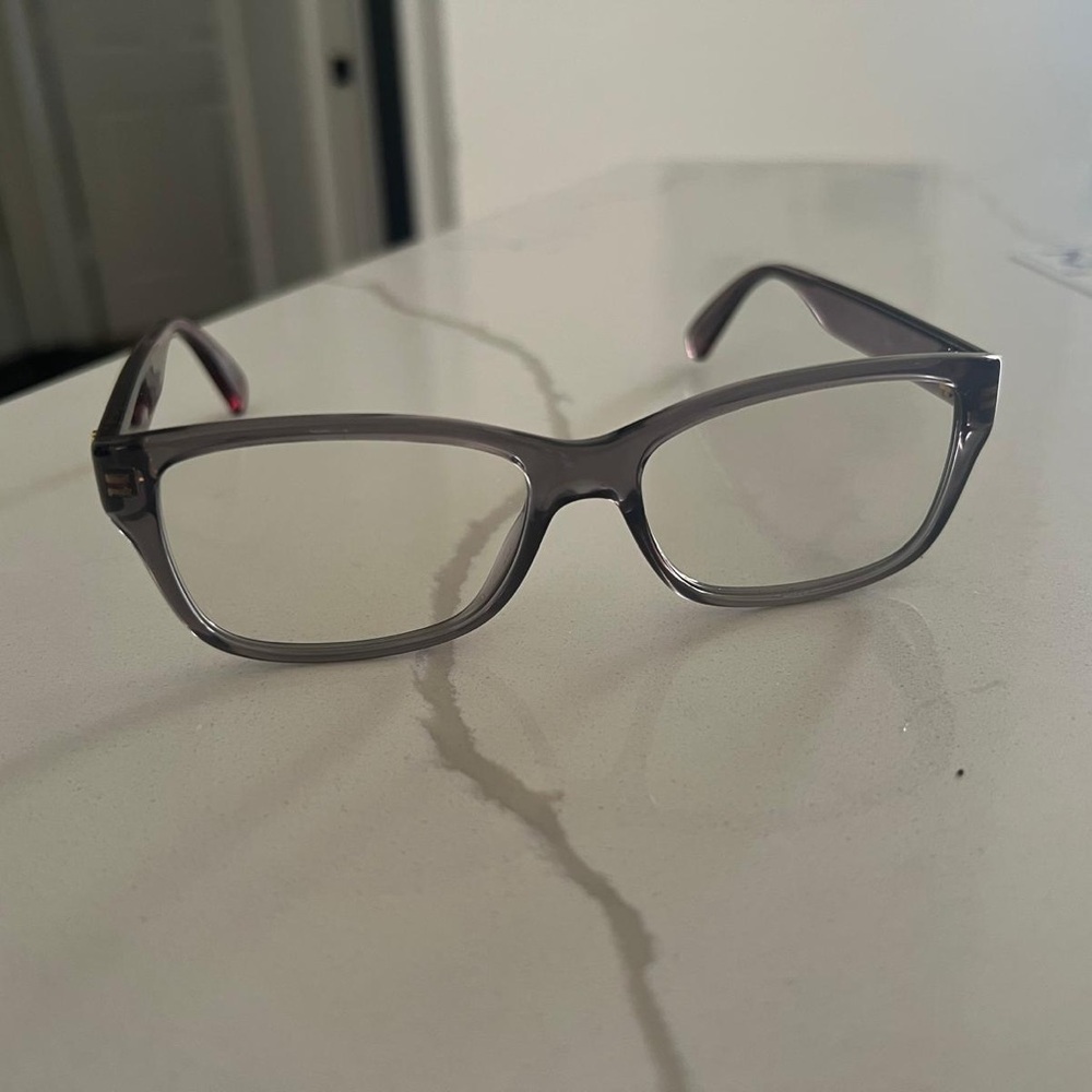 Gucci reading glasses great condition barely wore